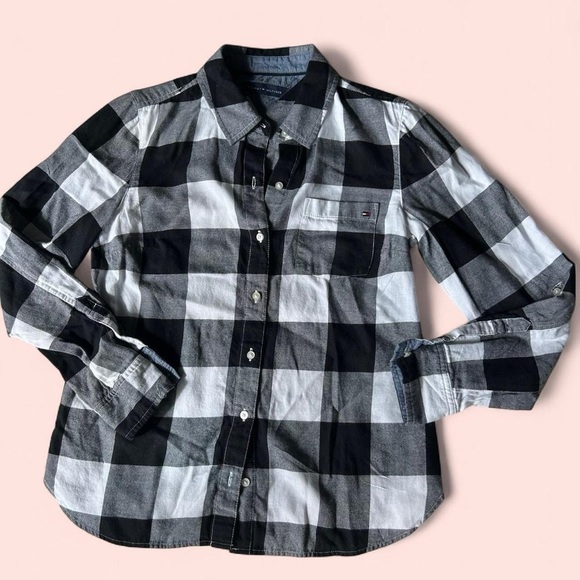 TOMMY HILFIGER BLACK & WHITE BUFFALO PLAID BUTTON UP WOMEN
SHIRT SMALL - Picture 2 of 5